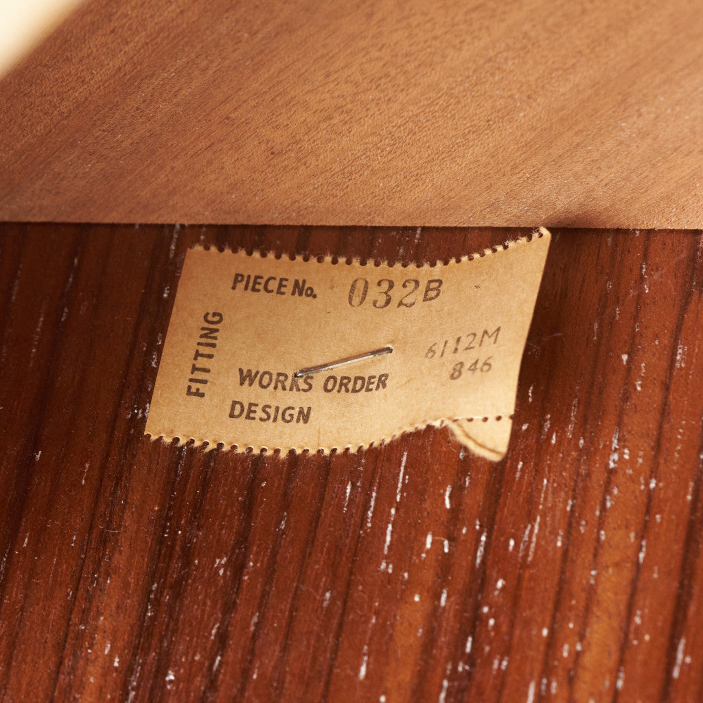 Brandon コーナーシェルフ