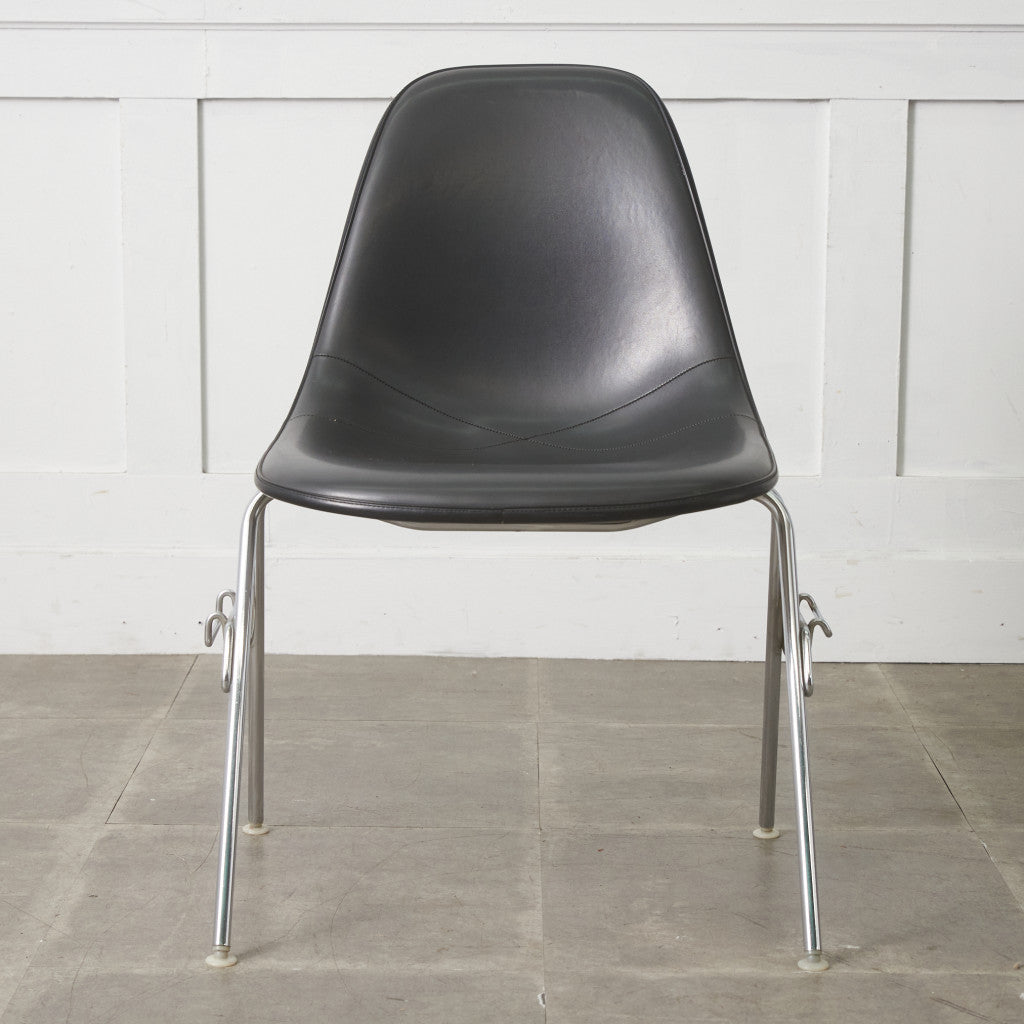 サイドシェルチェア スタッキングベース