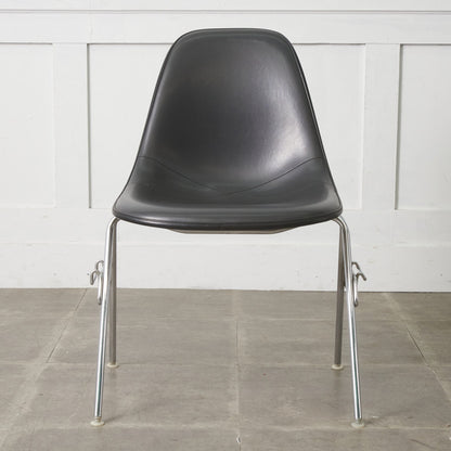 サイドシェルチェア スタッキングベース