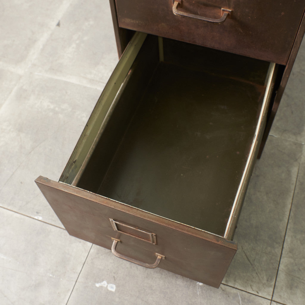 4段 メタルキャビネット