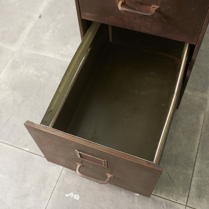 4段 メタルキャビネット