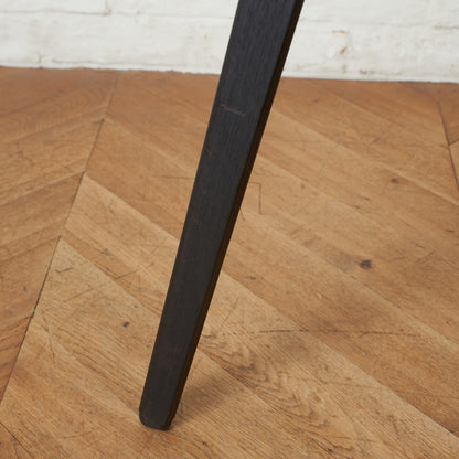 OUTLINE アームレスチェア