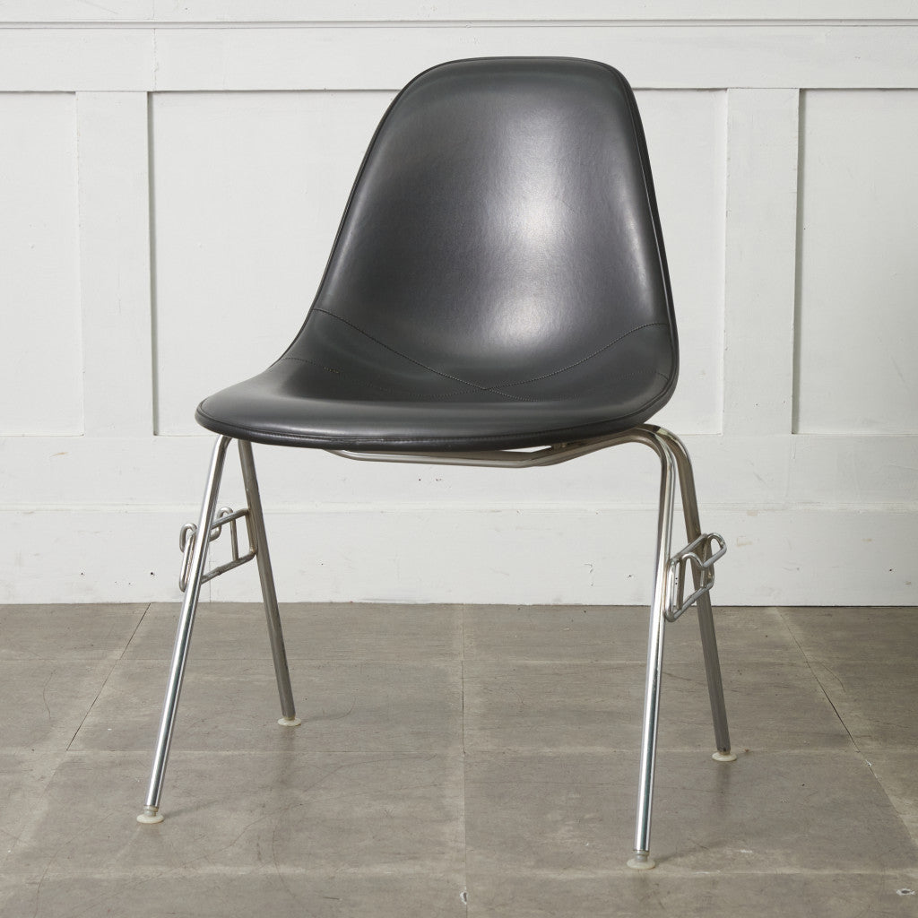 サイドシェルチェア スタッキングベース