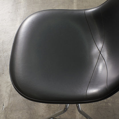 サイドシェルチェア スタッキングベース