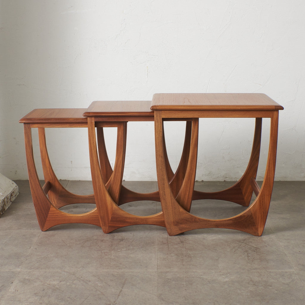 Astro ネストテーブル｜ジープラン G-PLAN｜ビクター・ブラムウェル