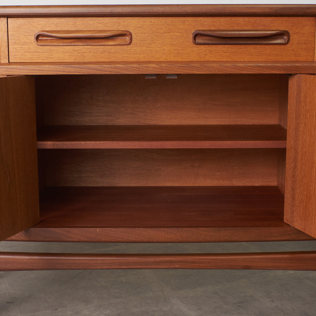 Fresco 脚付きサイドボード (4072)