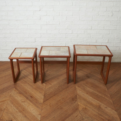 ヴィンテージ タイルトップ ネストテーブル