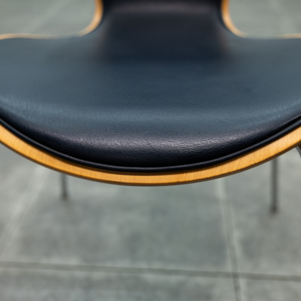 セブンチェア / フロントパディング