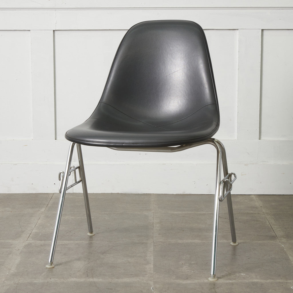 サイドシェルチェア スタッキングベース