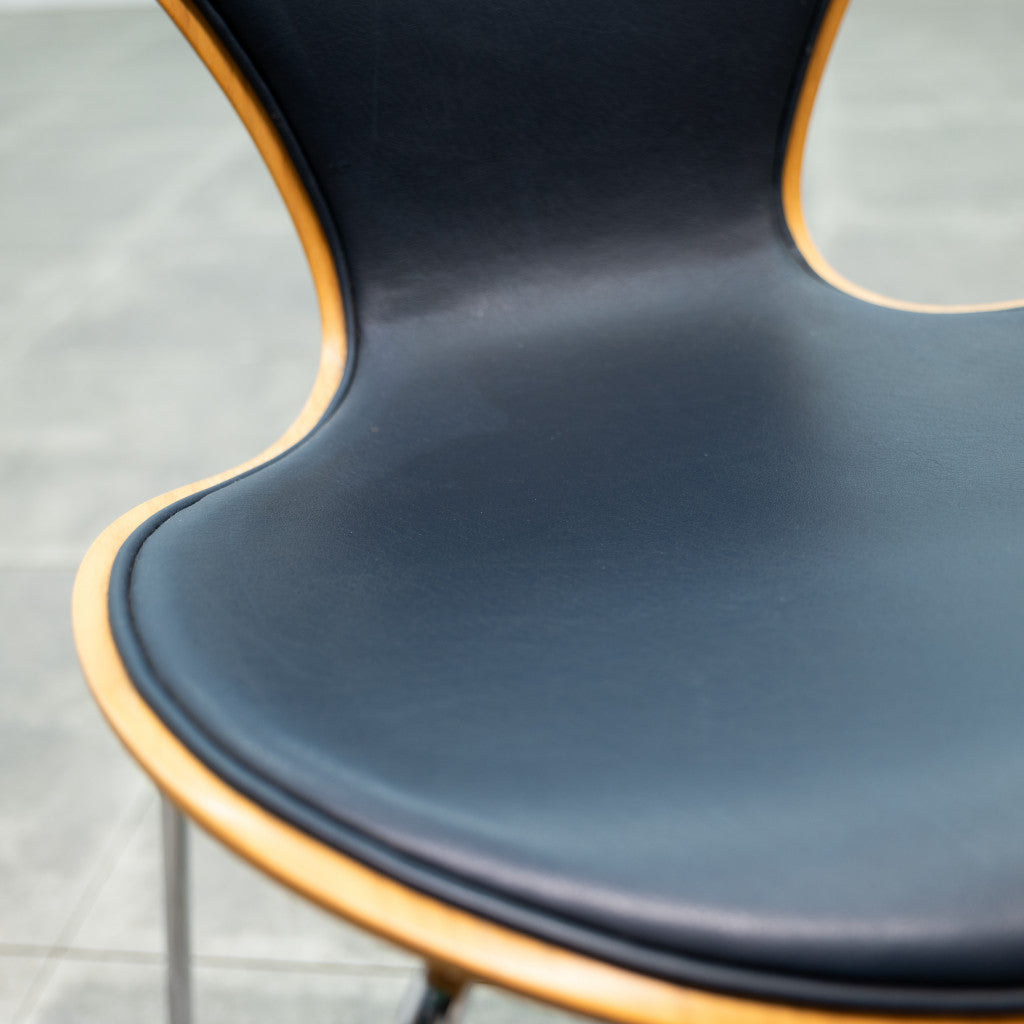 セブンチェア / フロントパディング