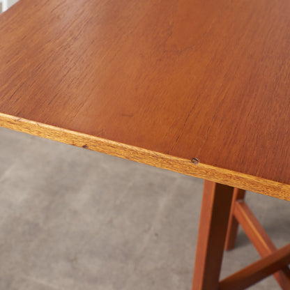 ドロップリーフゲートレッグテーブル