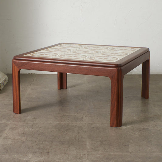 タイルトップ コーヒーテーブル