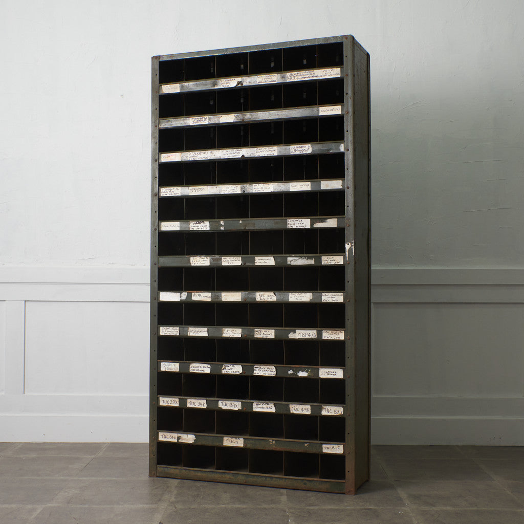 ヴィンテージ メタル キャビネット