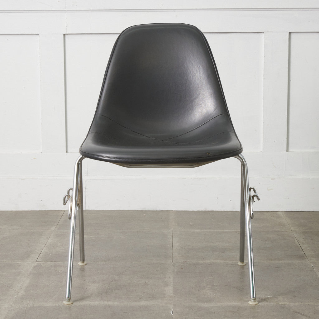 サイドシェルチェア スタッキングベース