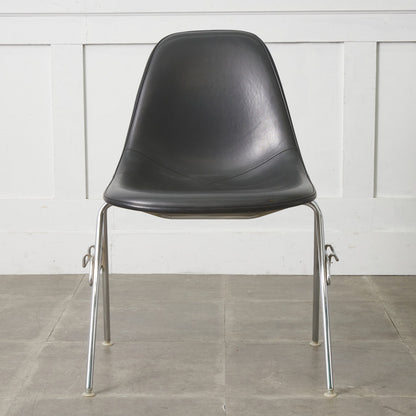 サイドシェルチェア スタッキングベース