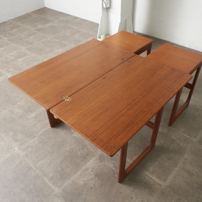 ヴィンテージ 拡張式天板付き ネストテーブル