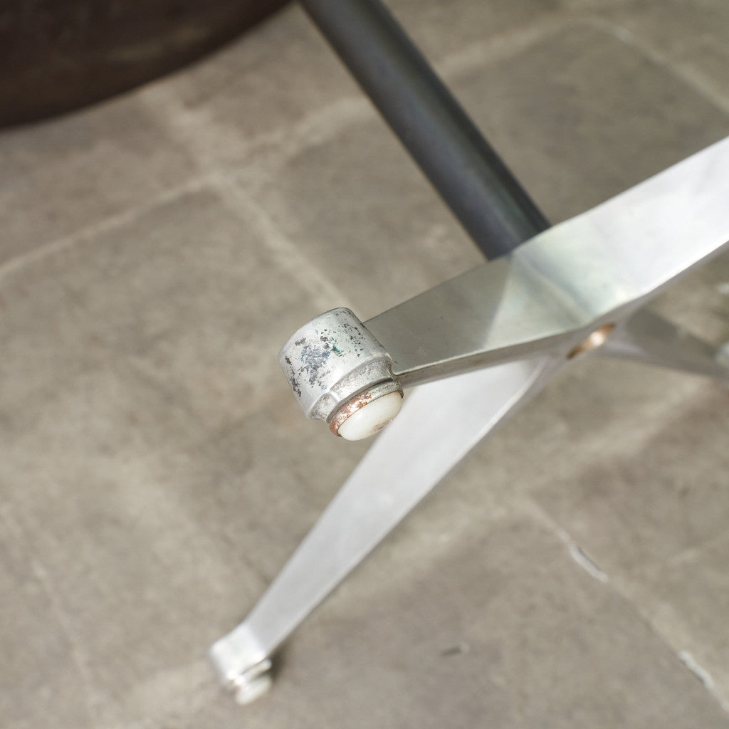 イームズ コントラクトベース ラウンドテーブル