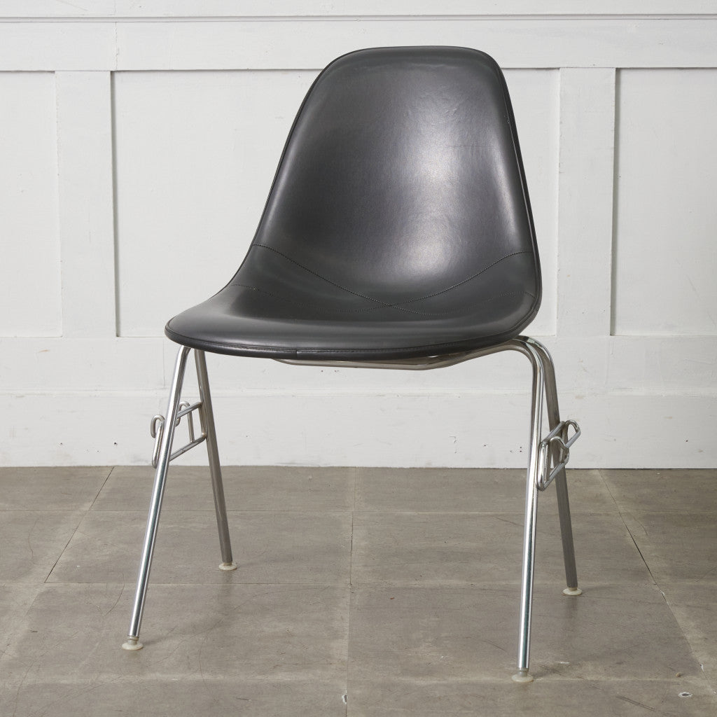 サイドシェルチェア スタッキングベース