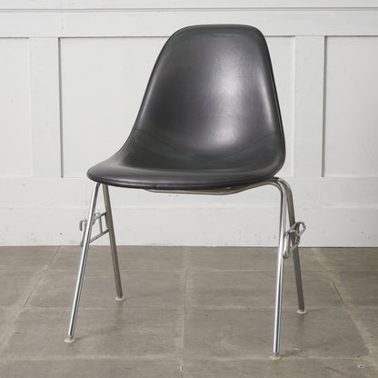 サイドシェルチェア スタッキングベース