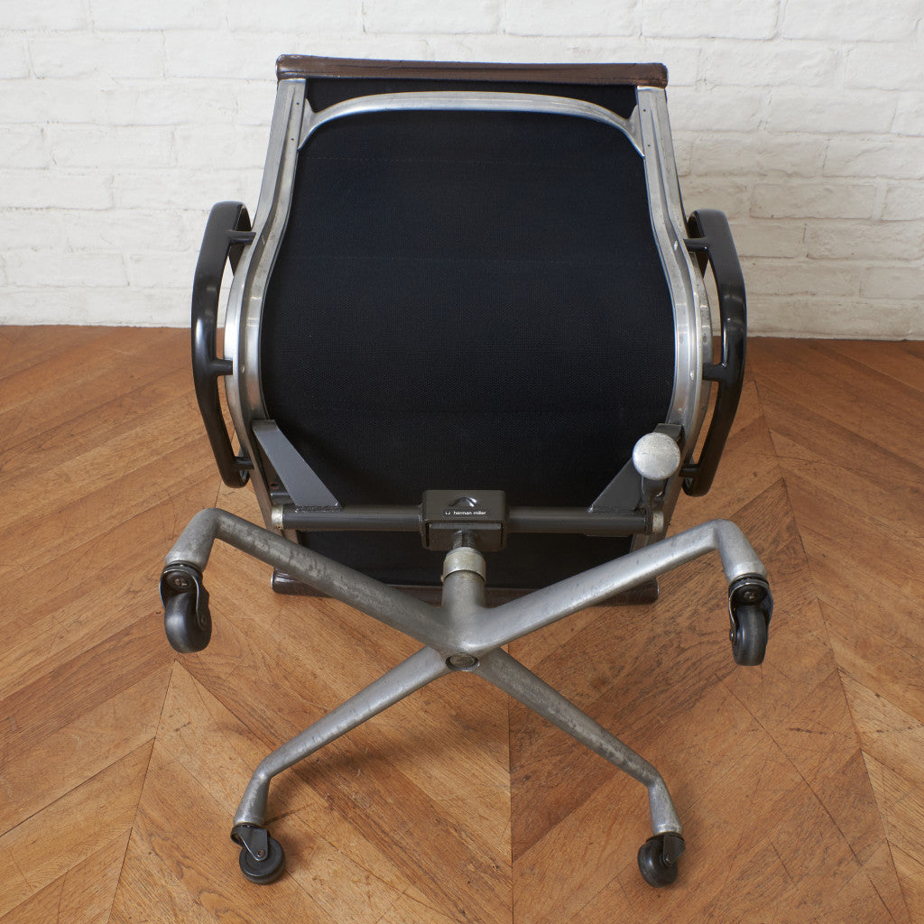 イームズ ソフトパッド マネジメントチェア