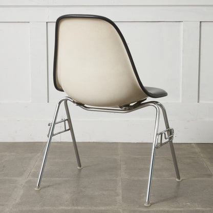 サイドシェルチェア スタッキングベース