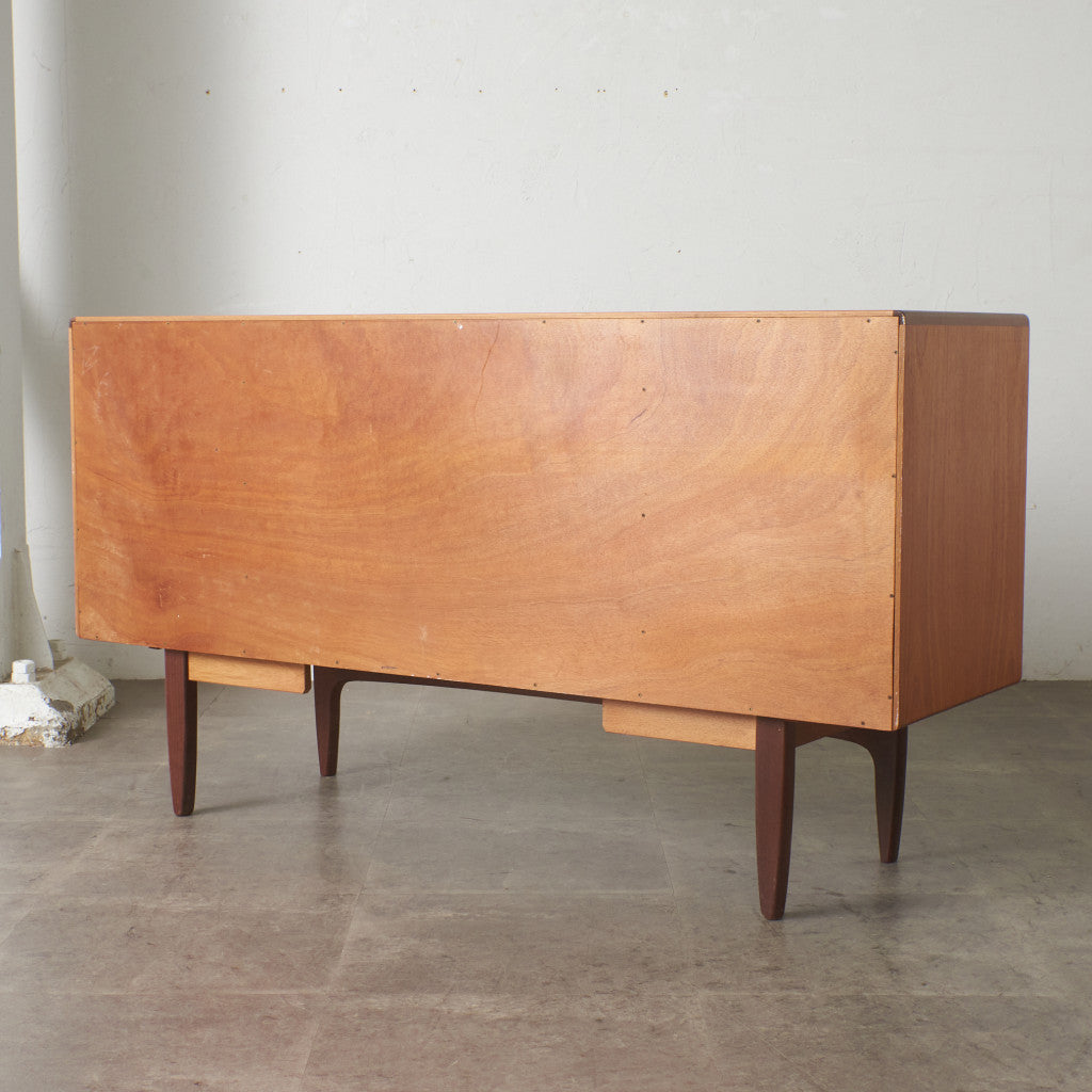 Fresco 脚付きサイドボード (4072)