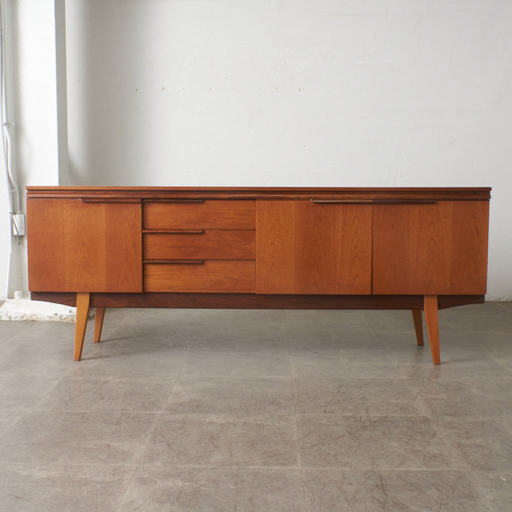 英国ヴィンテージ サイドボード