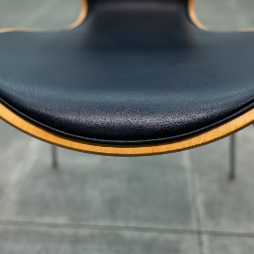 セブンチェア / フロントパディング