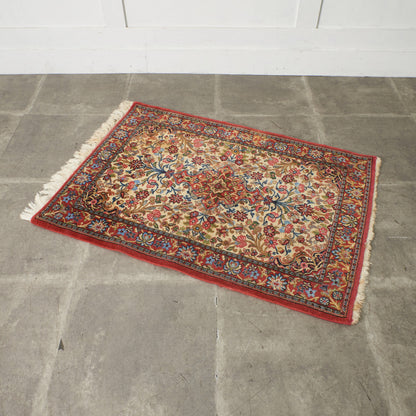 イラン産 ウール製 絨毯