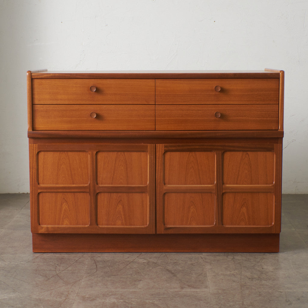 十字扉 ヴィンテージ サイドボード