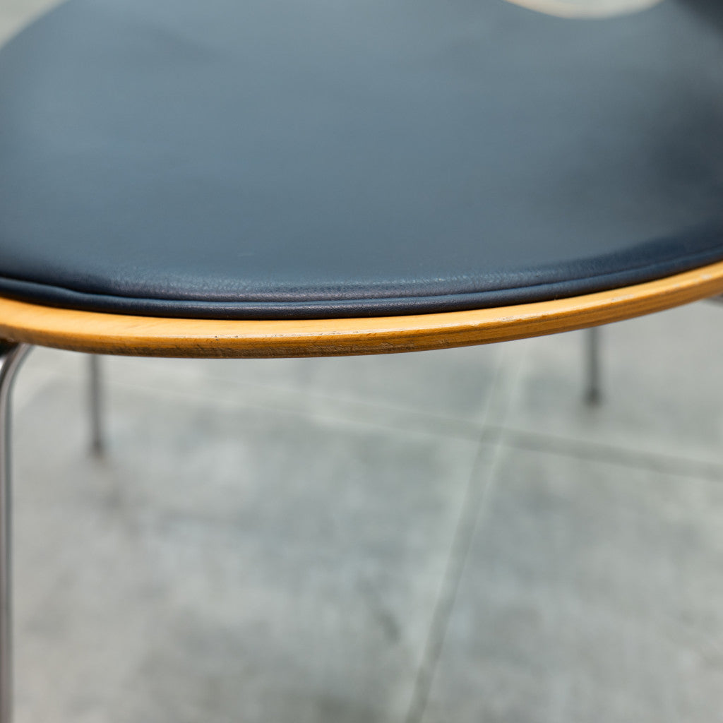 セブンチェア / フロントパディング