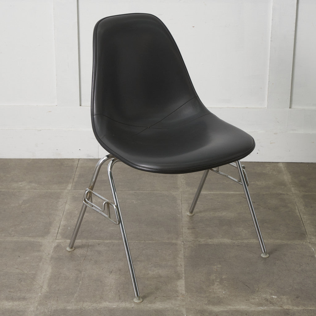 サイドシェルチェア スタッキングベース