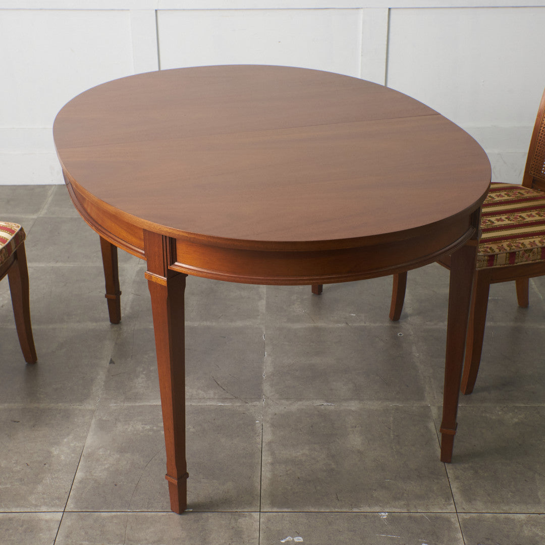 TRIUNE 伸長式 ダイニングテーブル