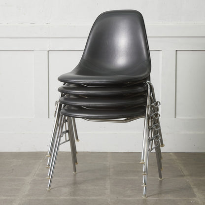 サイドシェルチェア スタッキングベース