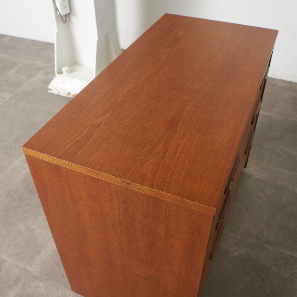 英国 ヴィンテージ 3段 チェスト