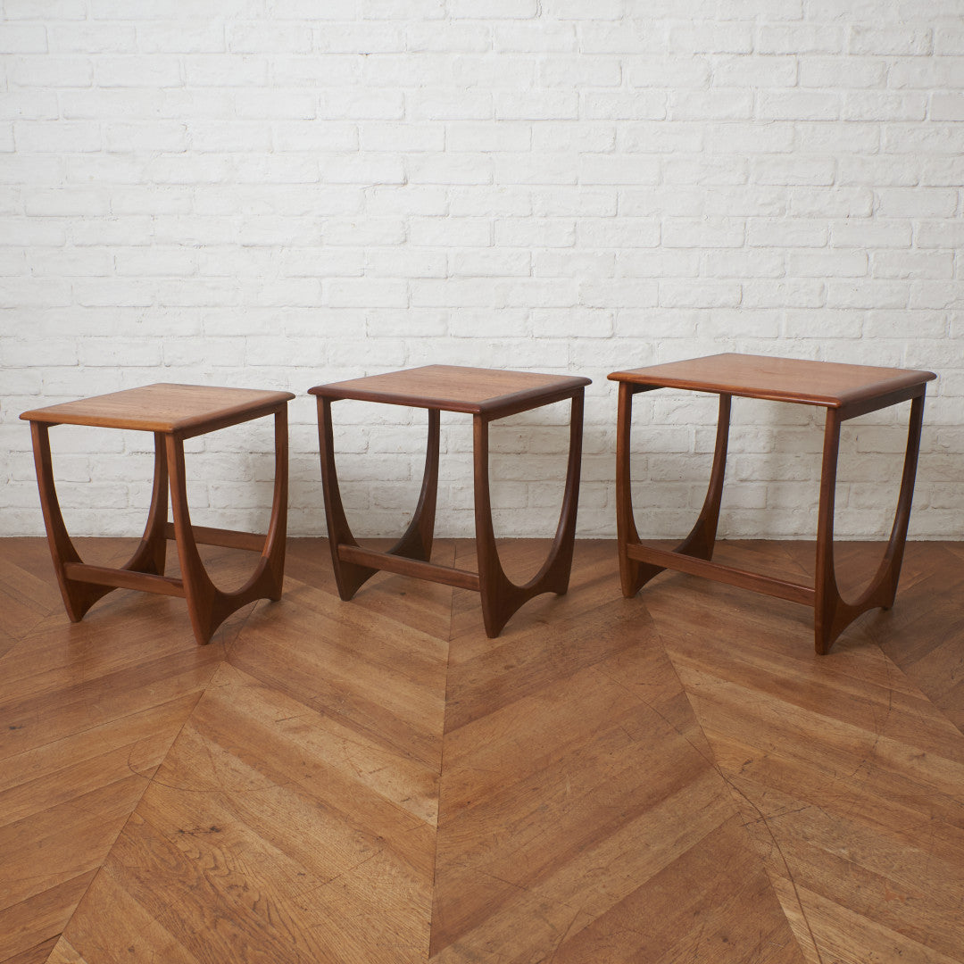 Astro ネストテーブル