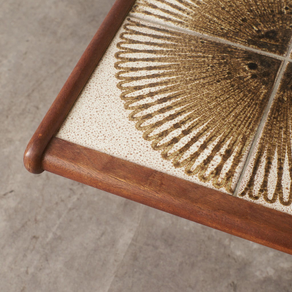 タイルトップ コーヒーテーブル