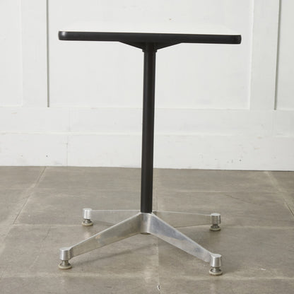 イームズ コントラクトベース テーブル