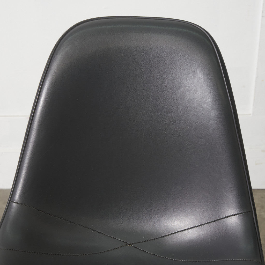 サイドシェルチェア スタッキングベース