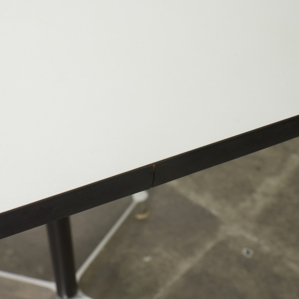 イームズ コントラクトベース テーブル