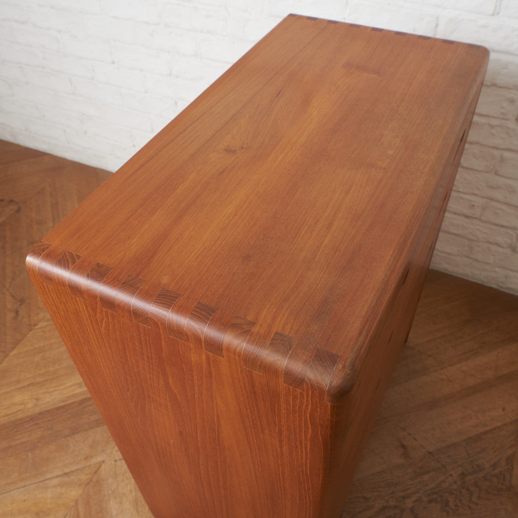 デンマークヴィンテージ チーク無垢材 5段チェスト｜ニールス・バッハ