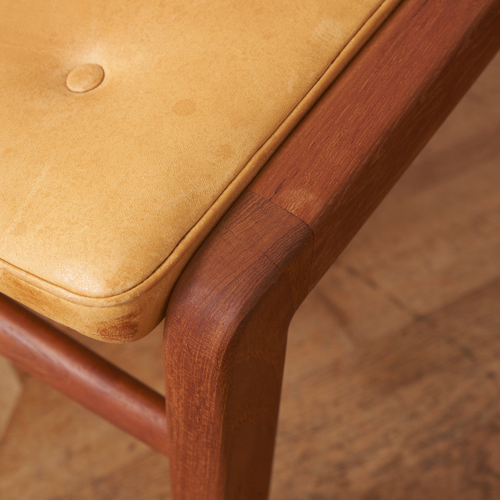 デンマーク製ヴィンテージ ヌメ革 スツール｜rocca rocca