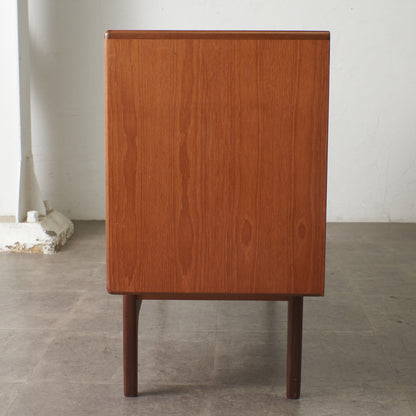 Fresco 脚付きサイドボード (4072)