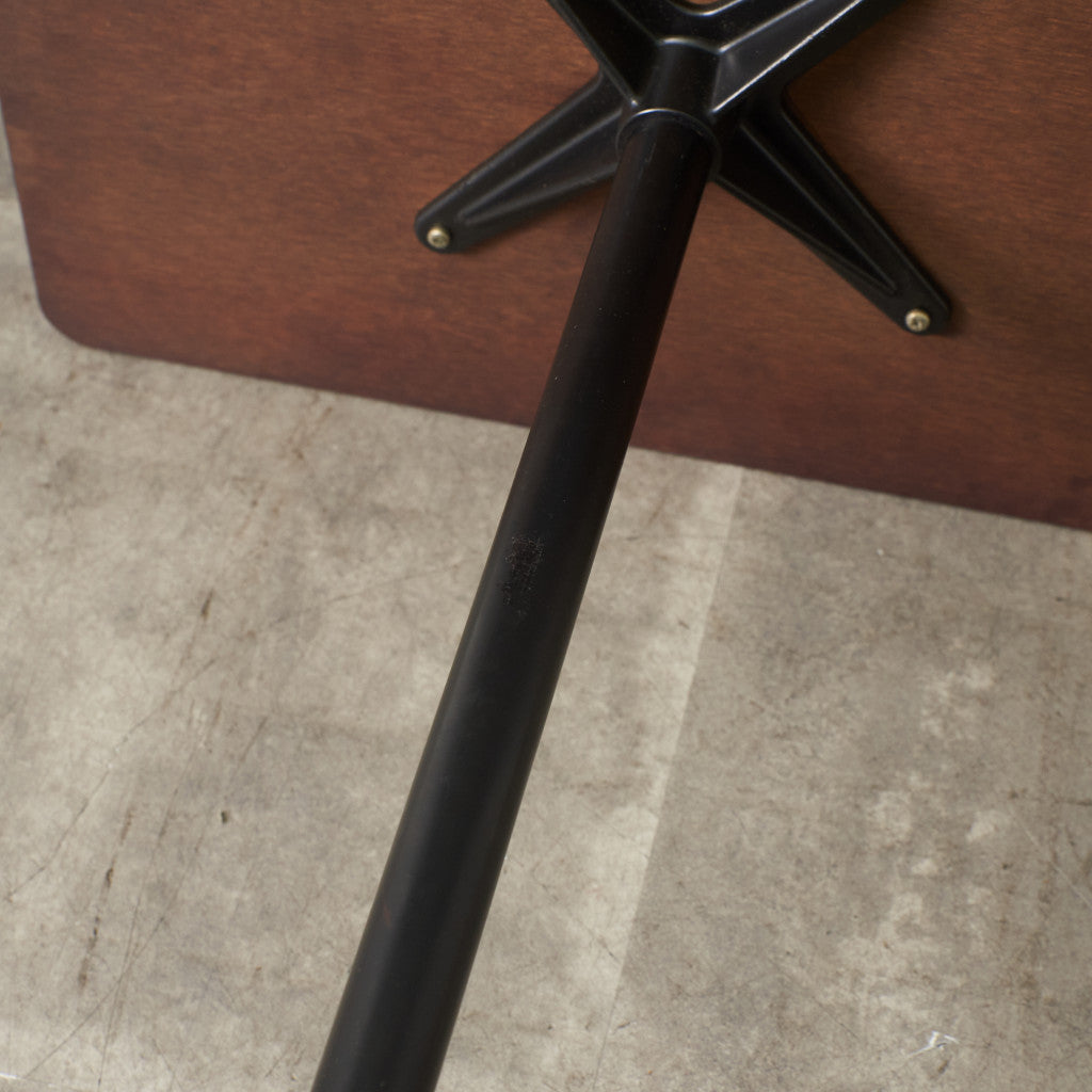 イームズ コントラクトベース テーブル