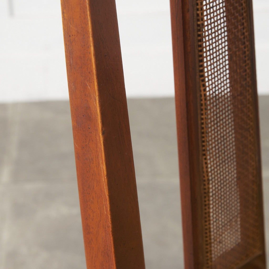 TRIUNE サイドチェア