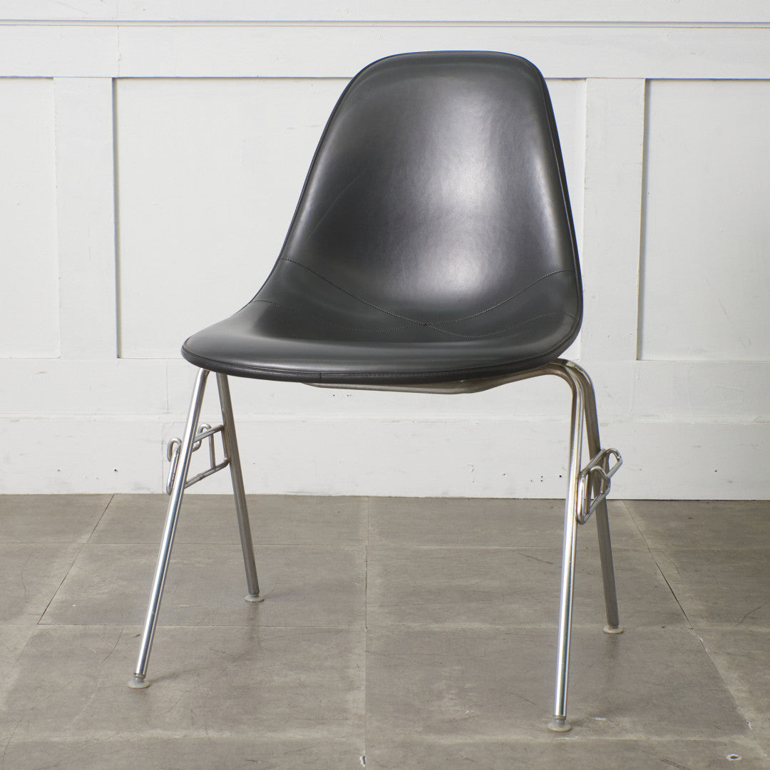 サイドシェルチェア スタッキングベース