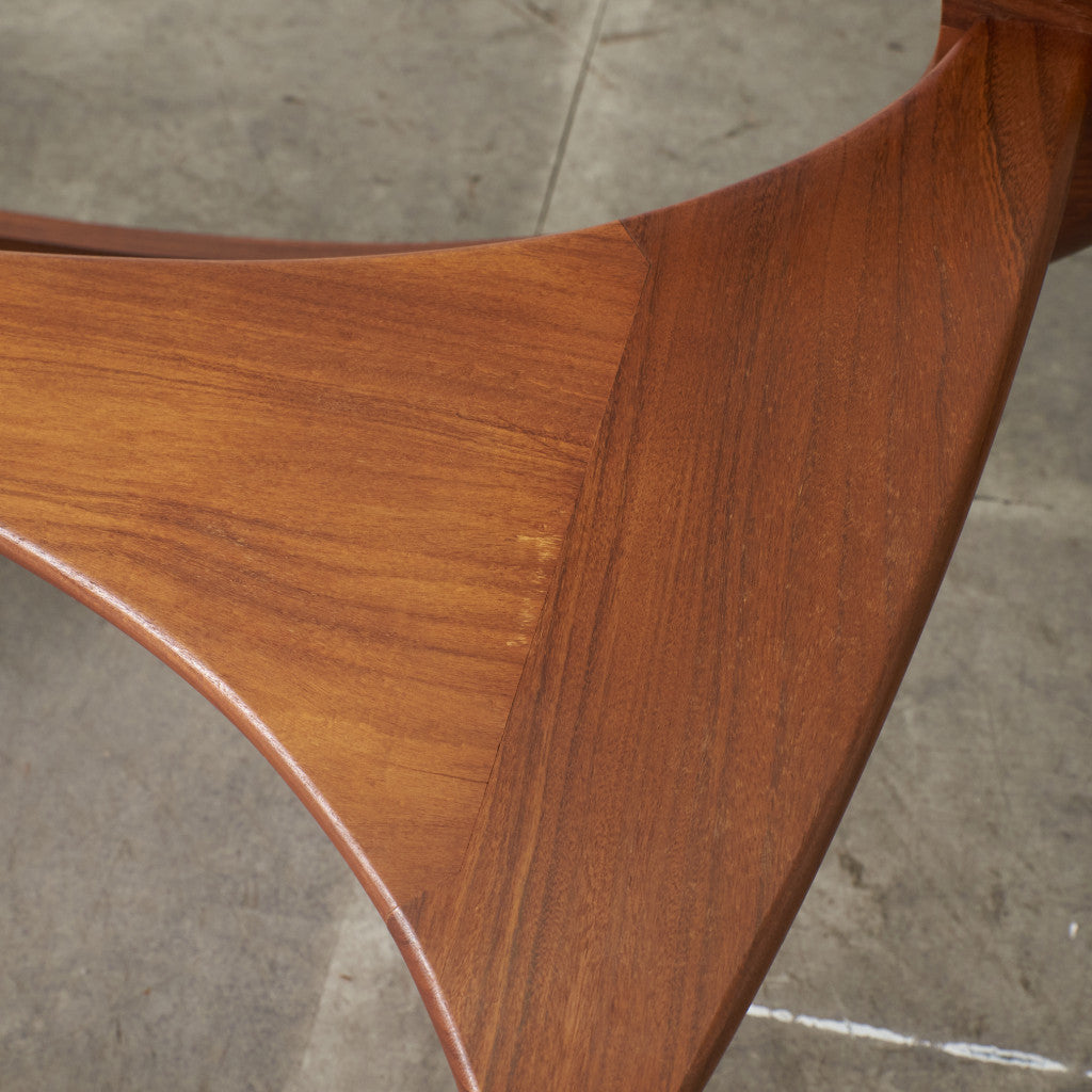 astro オーバルコーヒーテーブル