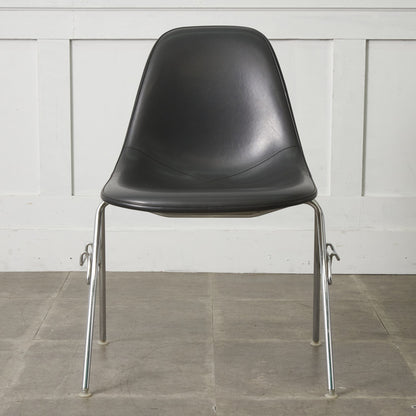 サイドシェルチェア スタッキングベース