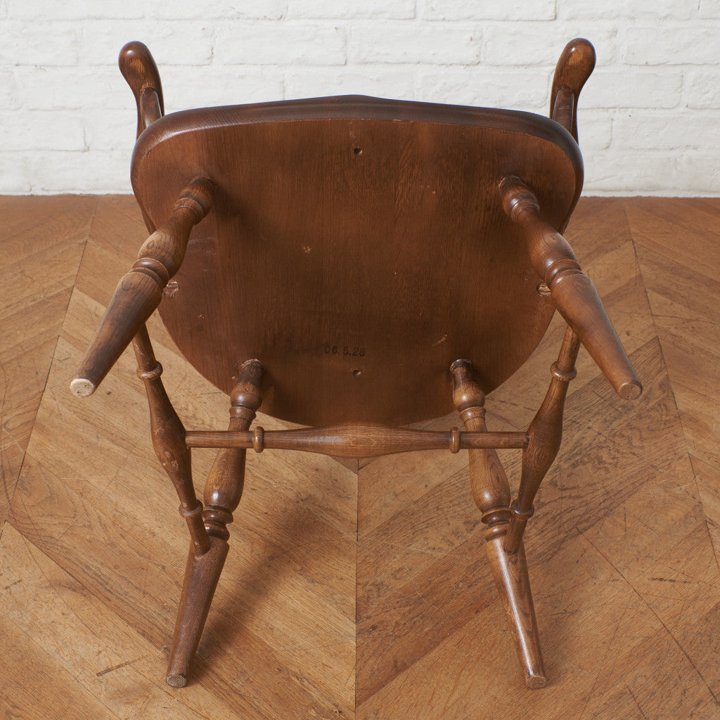 ウィンザーアームチェア