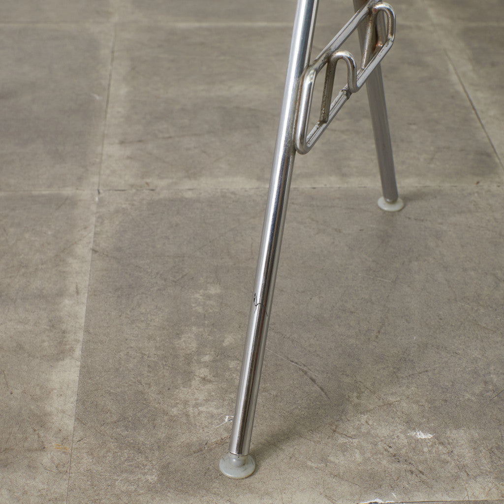 サイドシェルチェア スタッキングベース